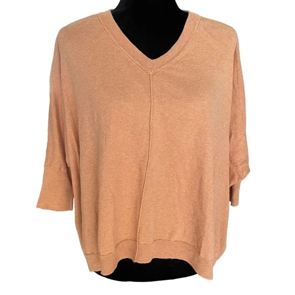 Margaret O’Leary tan sweater snaps back size 1